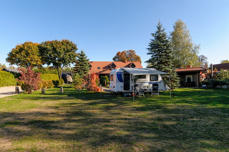 Dokąd jechać jesienią? Plusy jesiennego caravaningu 1